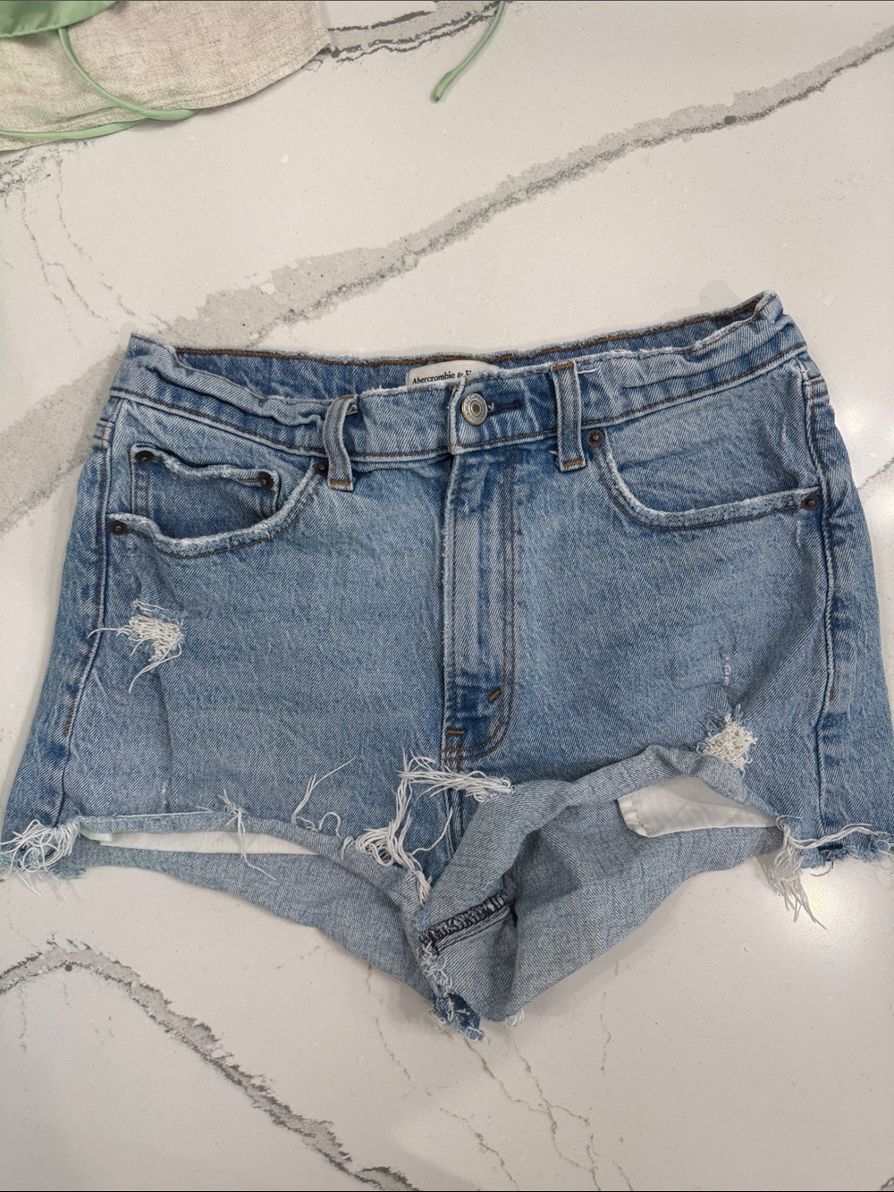 Abercrombie & Fitch The Mom Short High Rise | Curve Love- Size 4